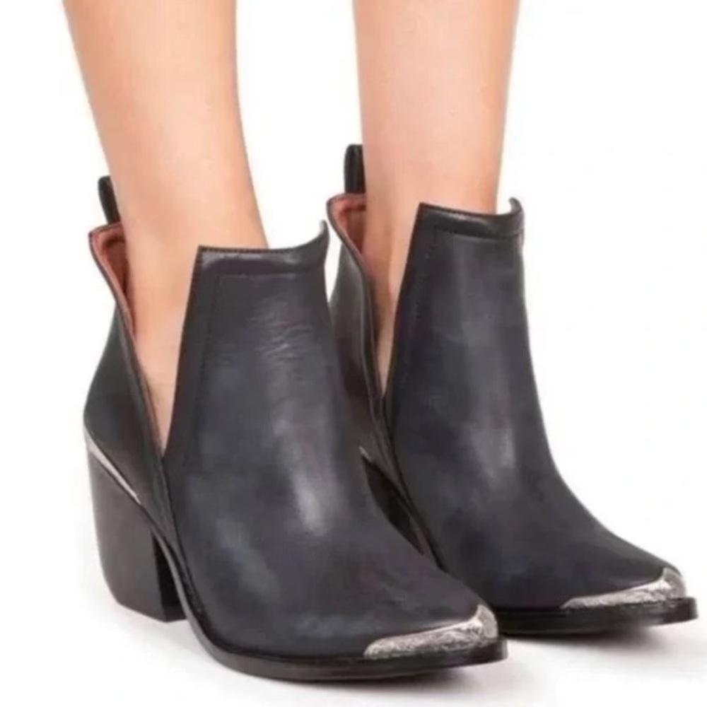 Jeffrey Campbell Cromwell boot, black, size 8